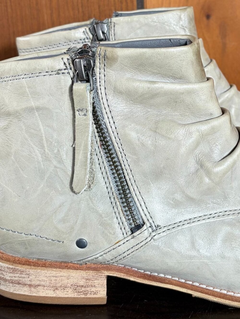 Caterpillar Cat Footwear Slouch Style Womens Kiley Zip Side Booties Gray Sz 9
